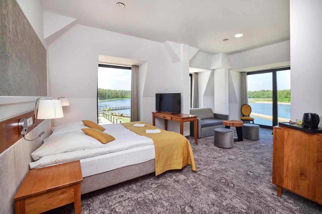 Debowy Dwor Hotel Ruda Rozaniecka Bagian luar foto