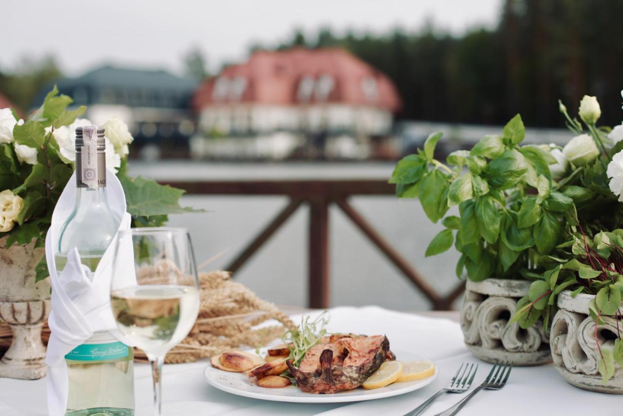 Debowy Dwor Hotel Ruda Rozaniecka Bagian luar foto