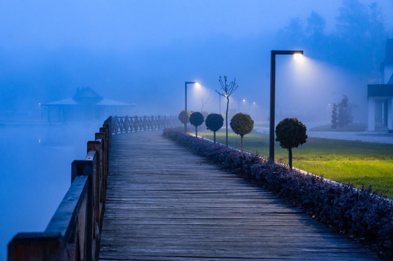 Debowy Dwor Hotel Ruda Rozaniecka Bagian luar foto