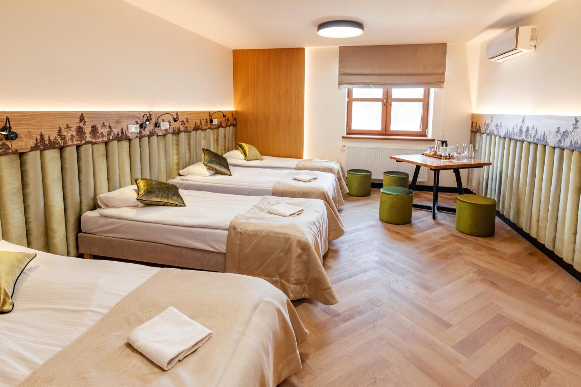 Debowy Dwor Hotel Ruda Rozaniecka Bagian luar foto